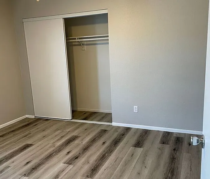 465 W Ivyglen St #13-125 — Photo 2