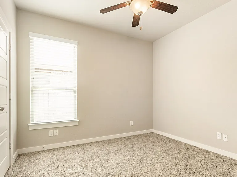 541 Creekside Frst — Photo 8