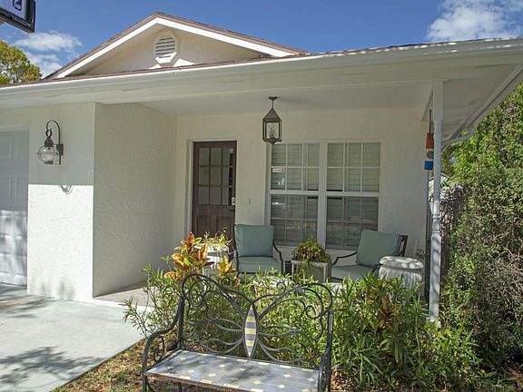 5th image of 670 Royal Palm Pl