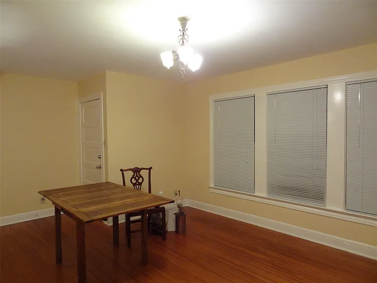 633 Harvard St — Photo 6