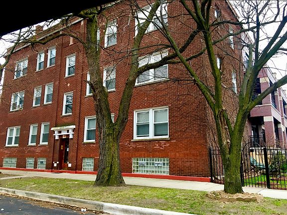 3rd image of 1751 W Catalpa Ave