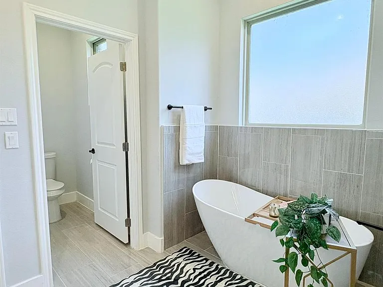 55 Ruskin Dr W — Photo 15