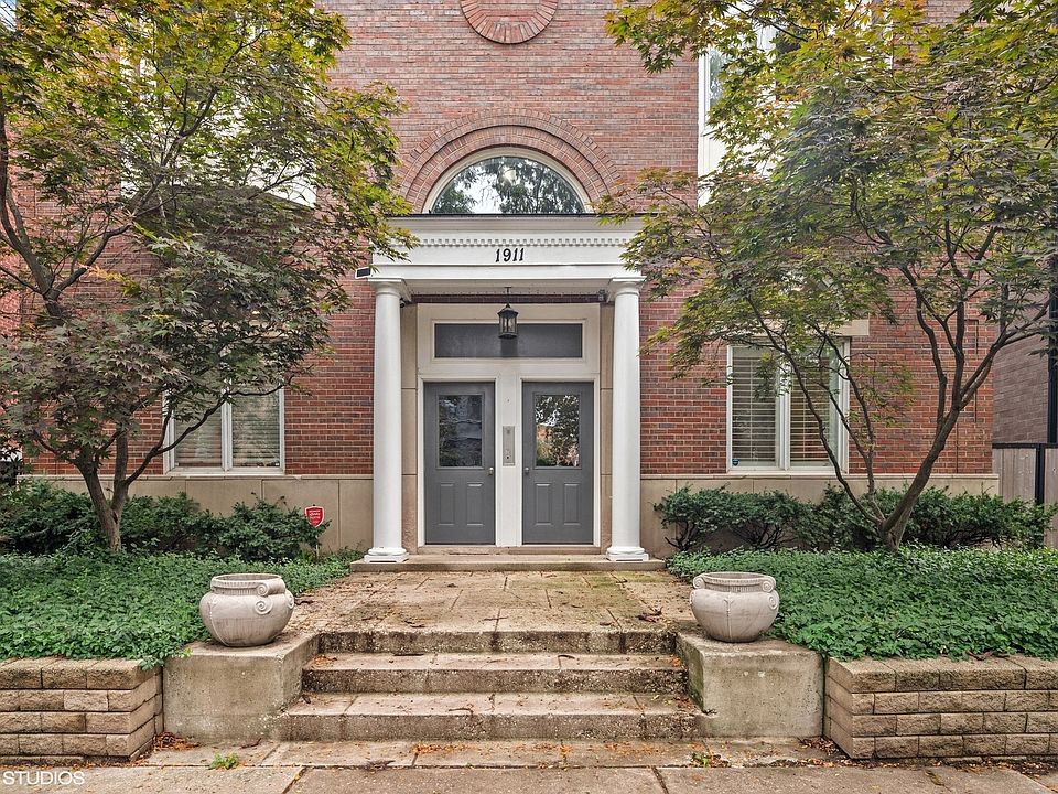 1st image of 1911 N Dayton St APT 1B