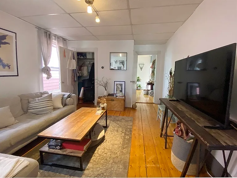 496 Sumner St #3 — Photo 7