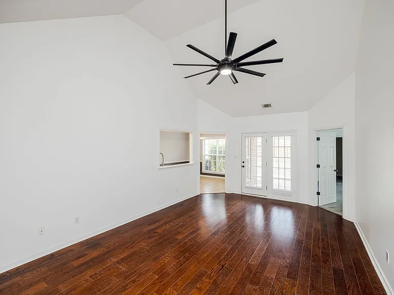 1053 Grove Landing Ln — Photo 7