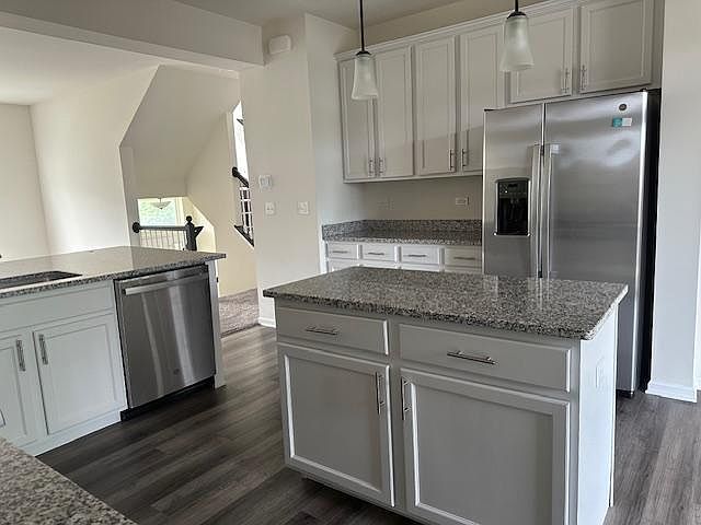 1st image of 3S555 Everton Dr