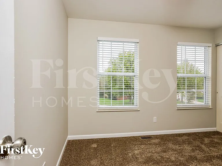 3322 Hampton Xing — Photo 11