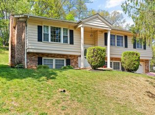 328 Thomas St, Staunton, VA 24401