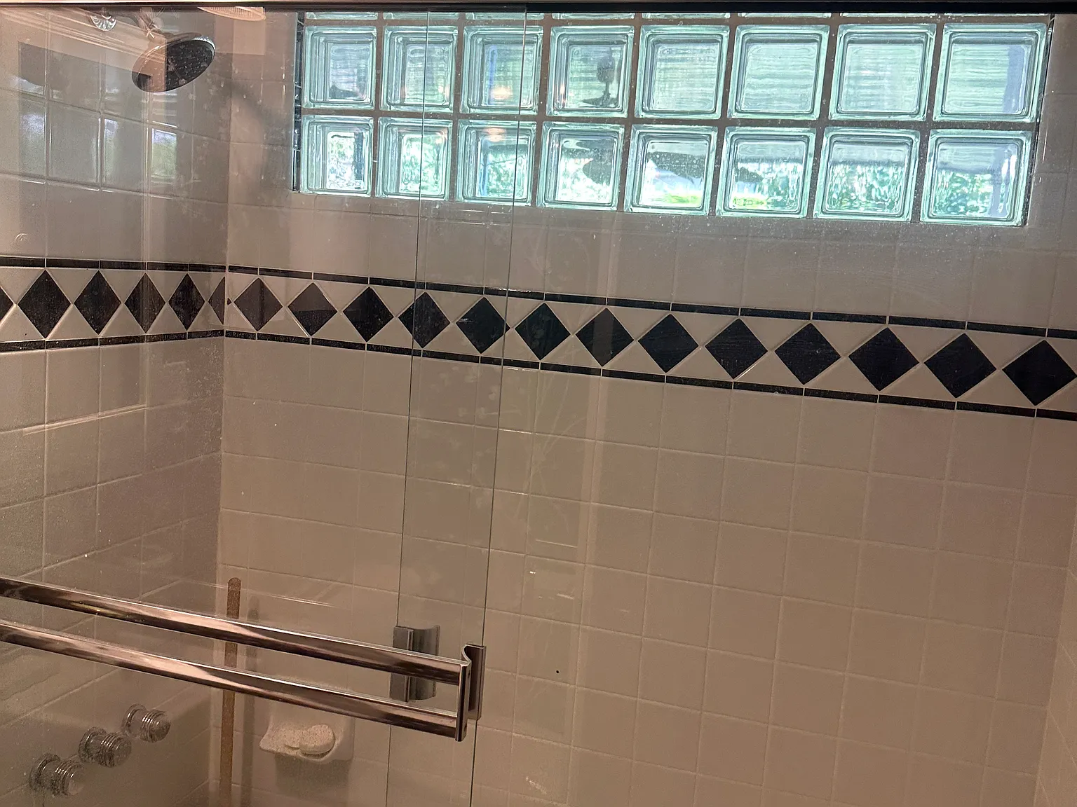 3 bed, 1382 sqft, $3,900 — Photo 3