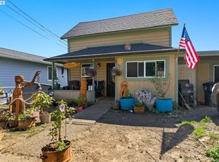 55 W 6th St, Coquille, OR 97423