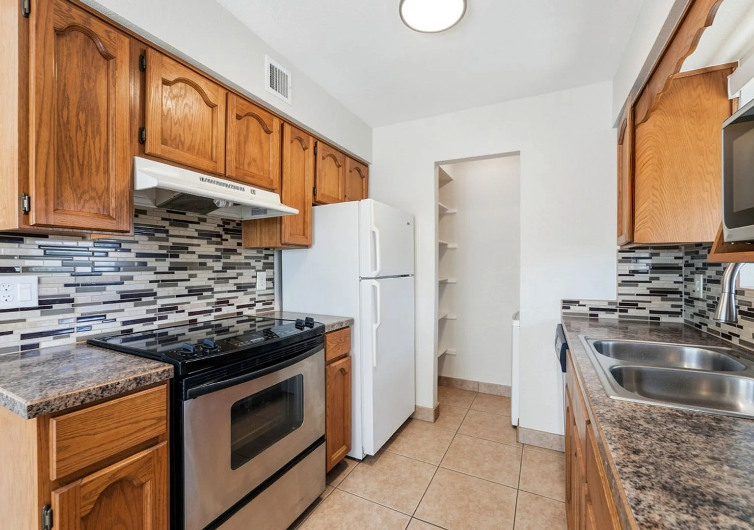 Beautiful 2-bedroom, 2-bath condo in the highly desirable Quail Run community! — Photo 1
