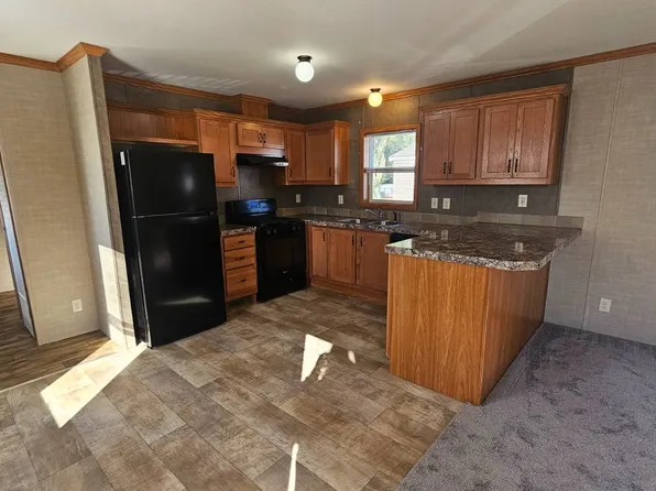 3755 Glenhurst Ln #51, Oshkosh, WI 54904