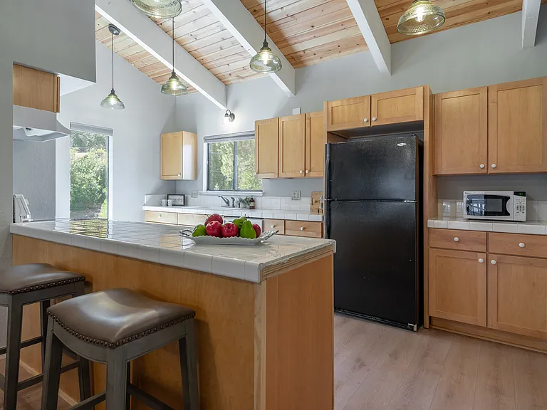 10333 Schaffer Dr — Photo 2
