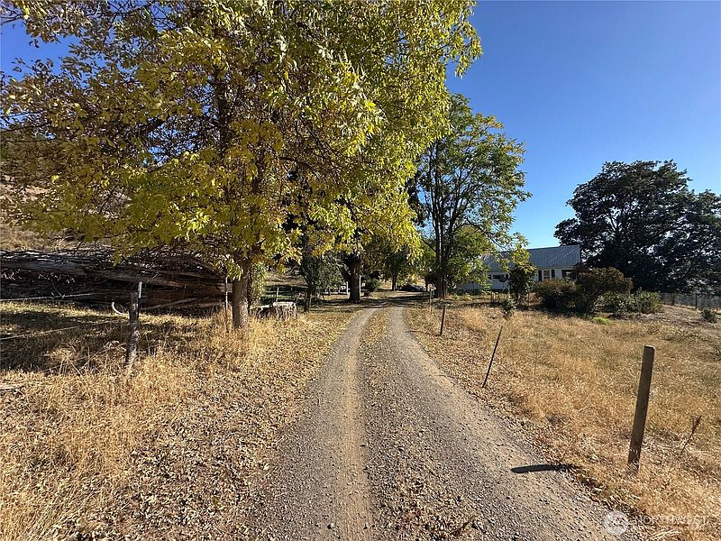 4th image of 640 Highland Loop Road
