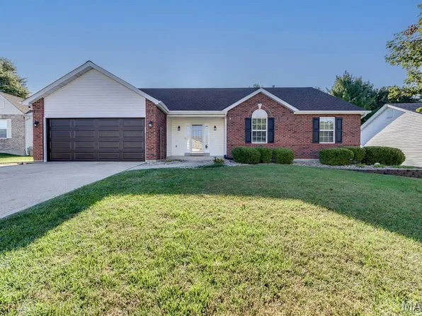 1448 Wood Haven Dr, Saint Charles, MO 63304