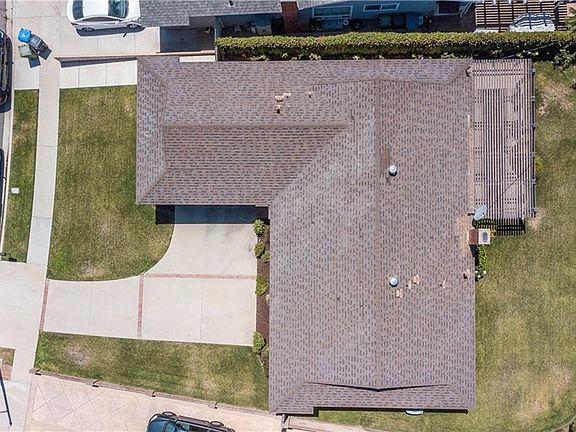 5th image of 2291 N Brentwood Ave