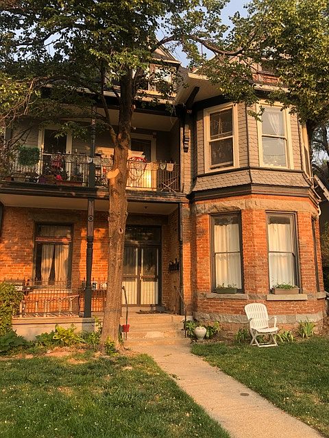 1st image of 129 B St APT 1