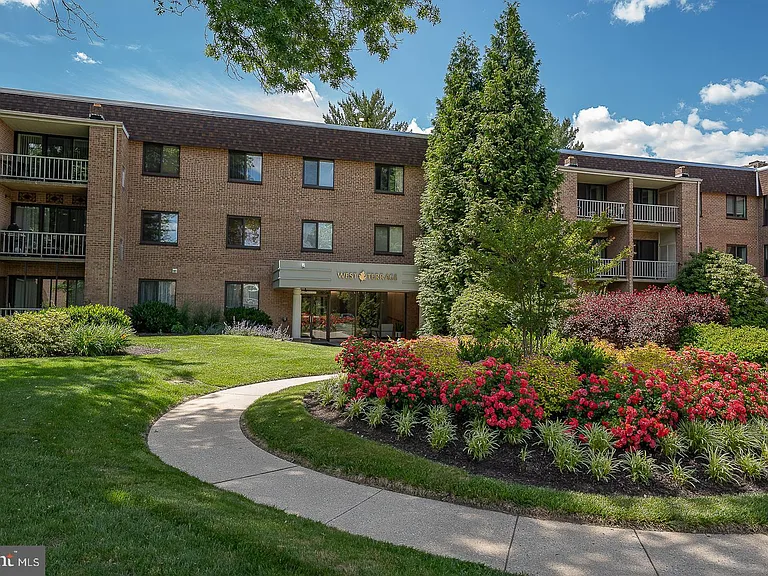 1640 Oakwood Dr #W-216 — Photo 49