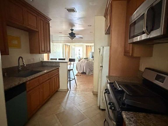 5th image of 309 W Alhambra Rd