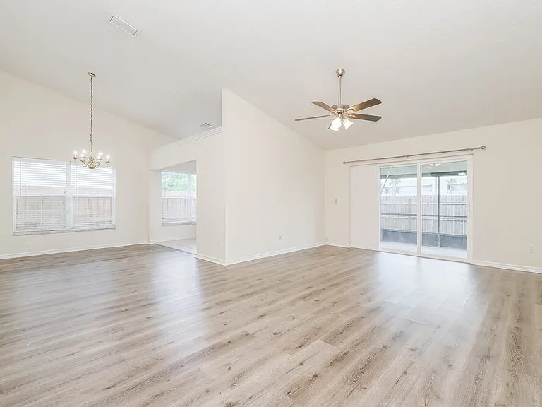 10147 Cedar Dune Dr — Photo 3