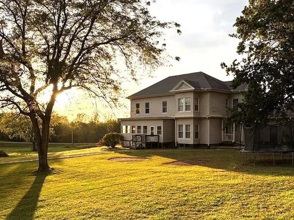 315 E Roberts Ave, New Cambria, MO 63558