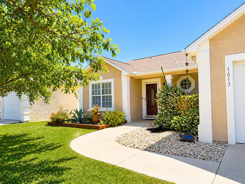 1st image of 1613 Vecuna Cir
