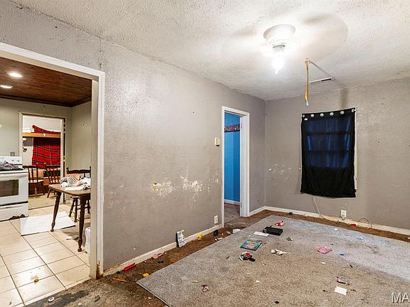 3rd image of 602 Sheppard St