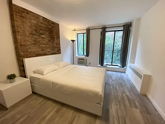 Rented by Avenues Real Estate | media 9