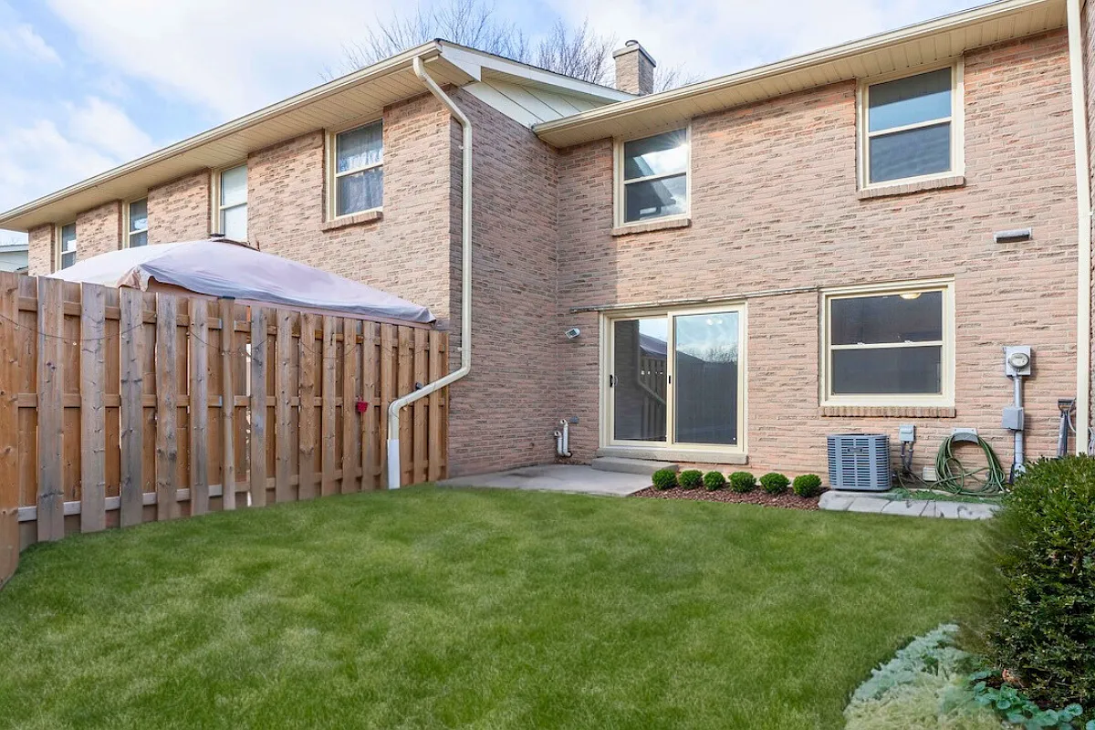 Blackacres Blvd Townhomes — Photo 3