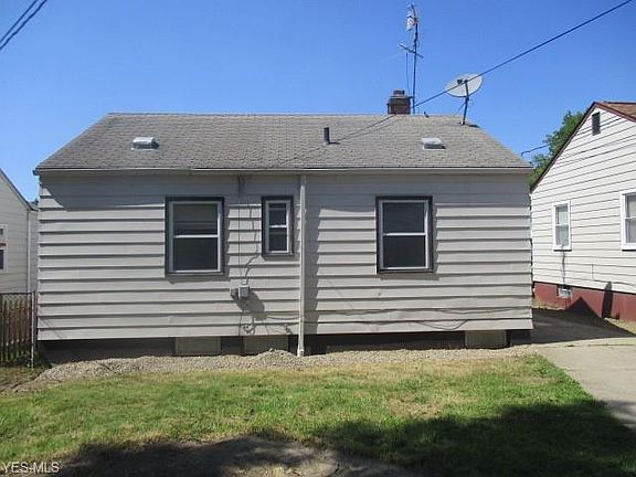 3rd image of 12908 Garland Ave