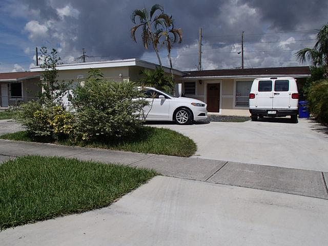 1st image of 1221 NW 30th Ter