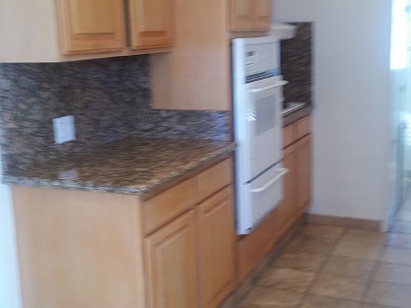 3rd image of 18312 Regina Ave