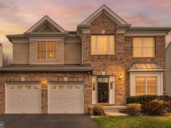 18 Devonshire Dr, Princeton, NJ 08540