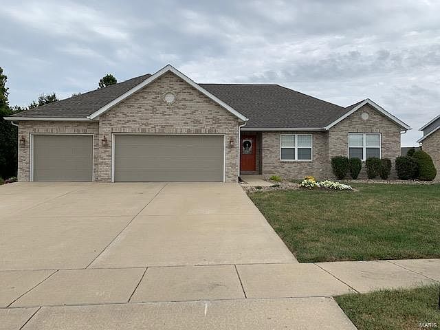 1st image of 15 Fieldcrest Dr