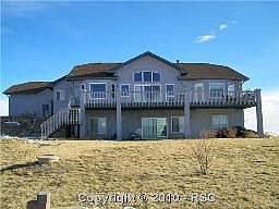 Deck that faces Pikes Peak 