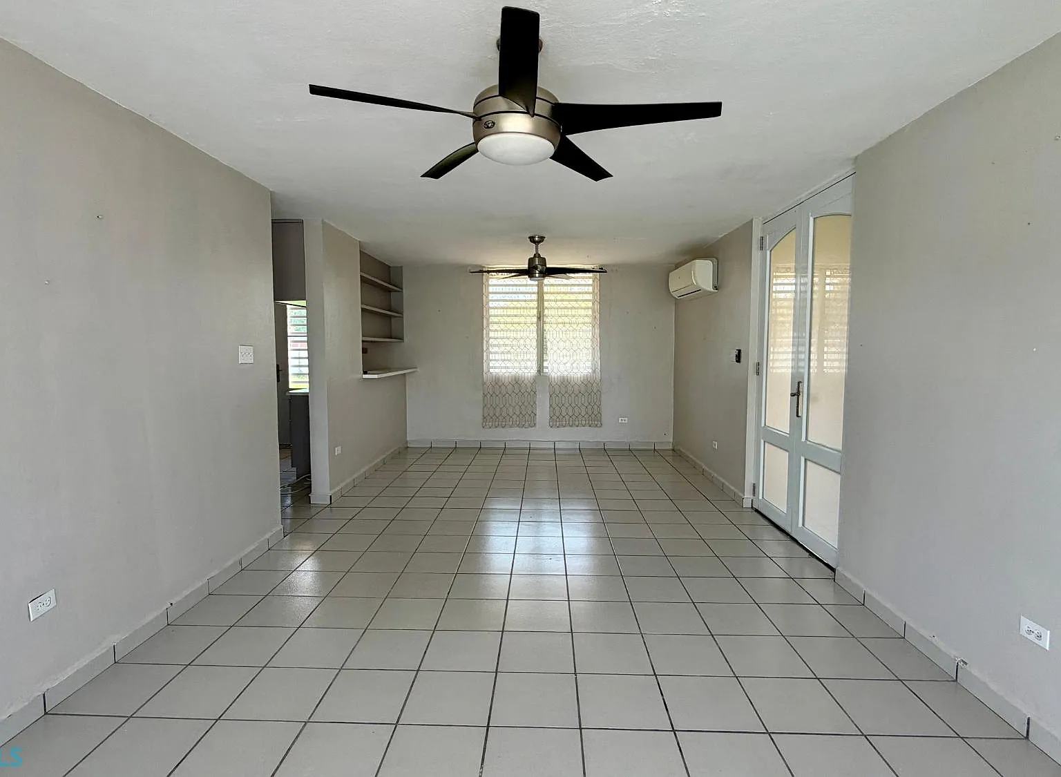 3 bed, 2.0 bath, 1800 sqft, $1,800 — Photo 2