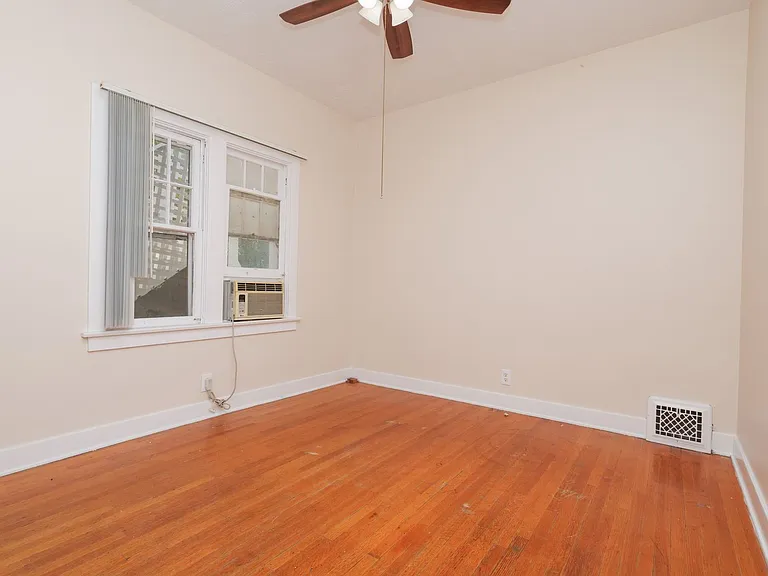 1022 N Euclid Ave — Photo 4