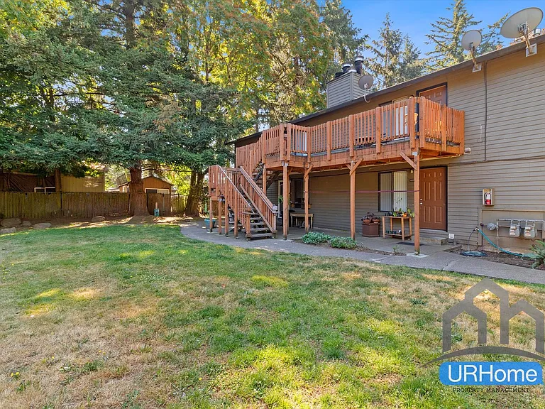400 SE 169th Ave — Photo 4