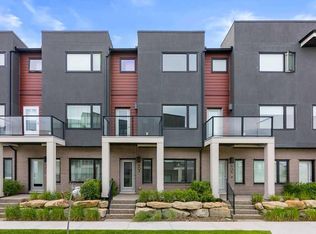 218 Sherwood Sq NW #603, Calgary, AB T3R 0Y2