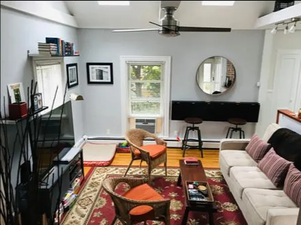 (undisclosed Address), Pawtucket, RI 02860