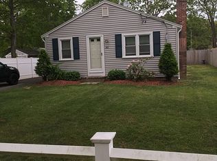 30 Beach Rd, West Yarmouth, MA 02673