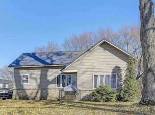 N5826 Old Keshena Rd, Shawano, WI 54166