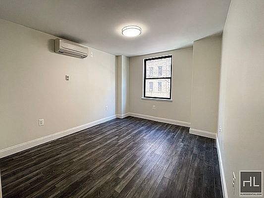 3rd image of 531 Tinton Ave #8AA