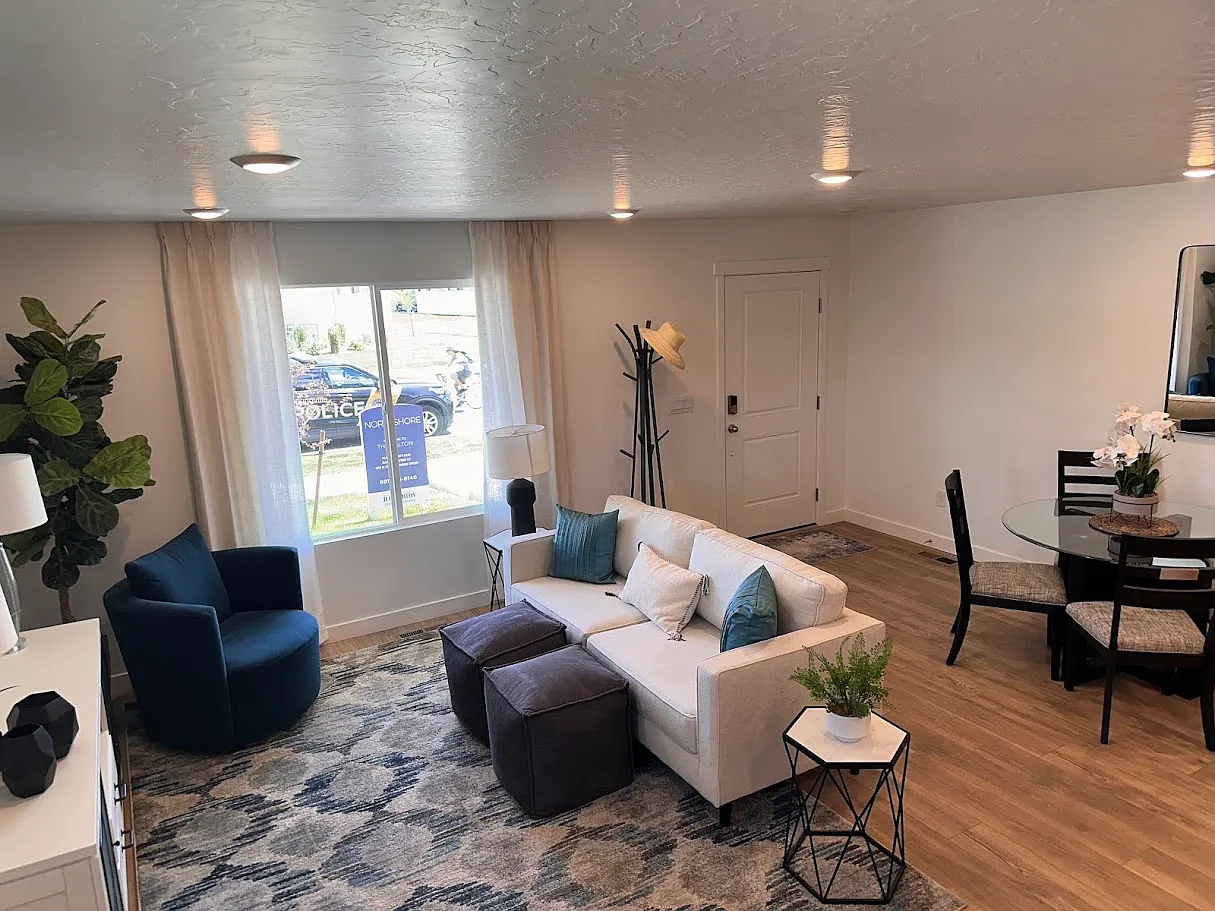 3 bed, 1341 sqft, $1,950 — Photo 4