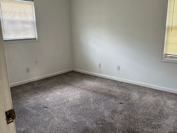 5th image of 124 Miley Ave