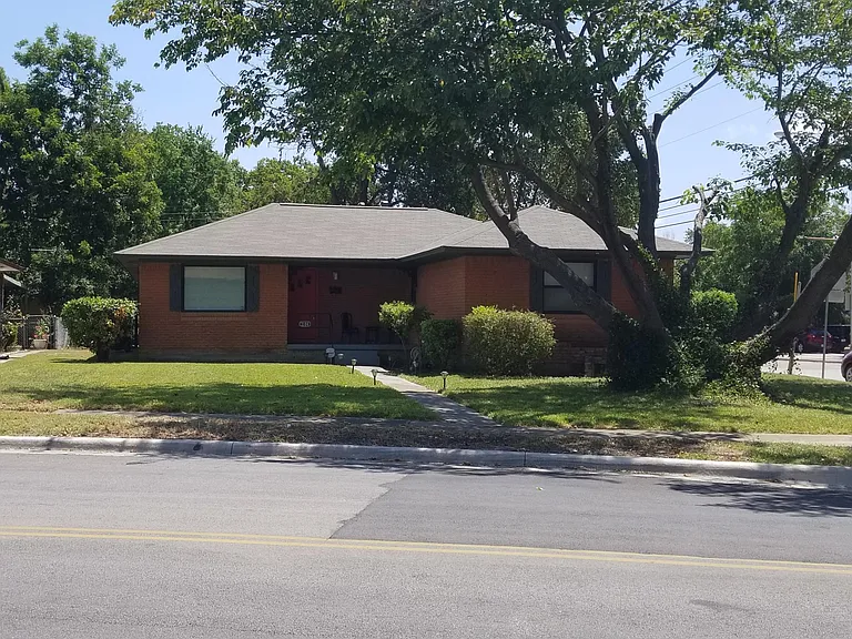 2104 Hillburn Dr — Photo 1