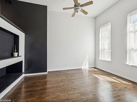 2nd image of 2630 W Belmont Ave