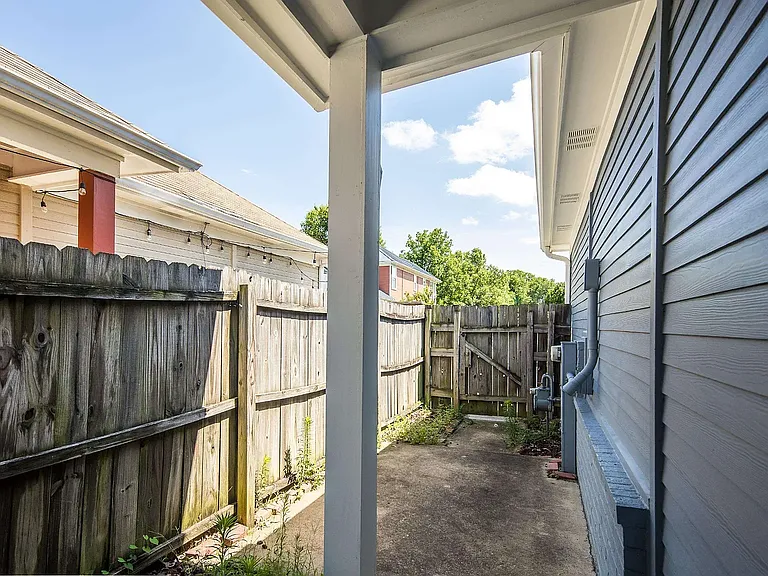 263 Island Village Dr — Photo 6