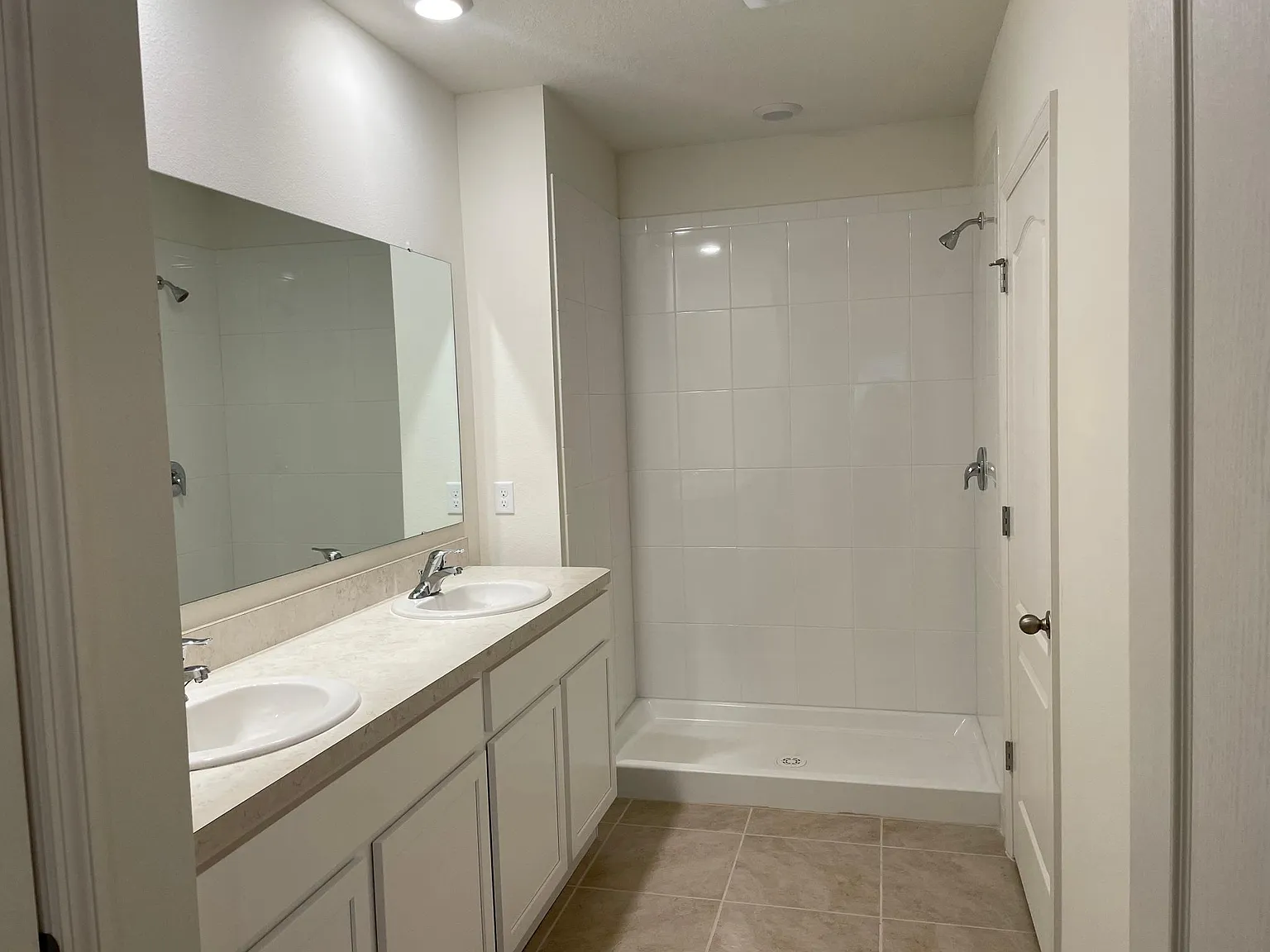 3 bed, 1614 sqft, $2,100 — Photo 3