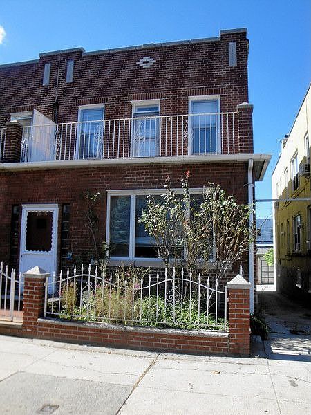 1st image of 2818 29th St